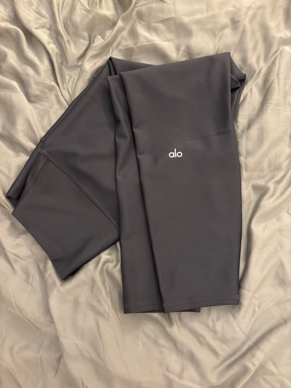 ALO Yoga High-Waist Leggings in Charcoal Black